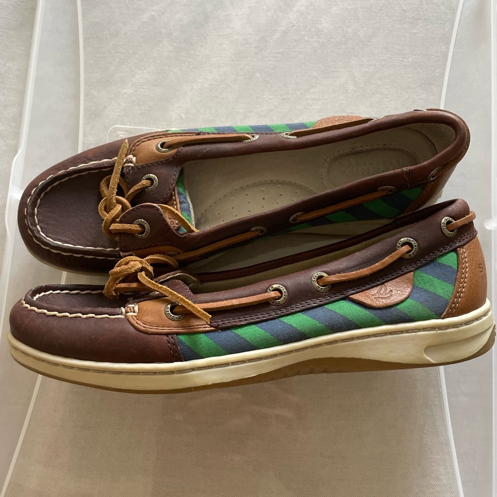 Sperry boat shoe - women’s